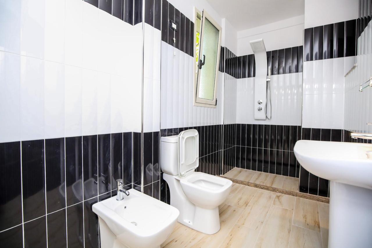 Hotel Vila Stefa Vlorë Екстериор снимка