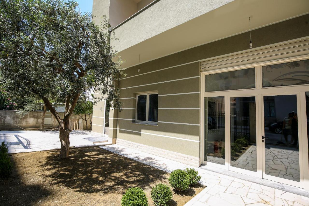 Hotel Vila Stefa Vlorë Екстериор снимка
