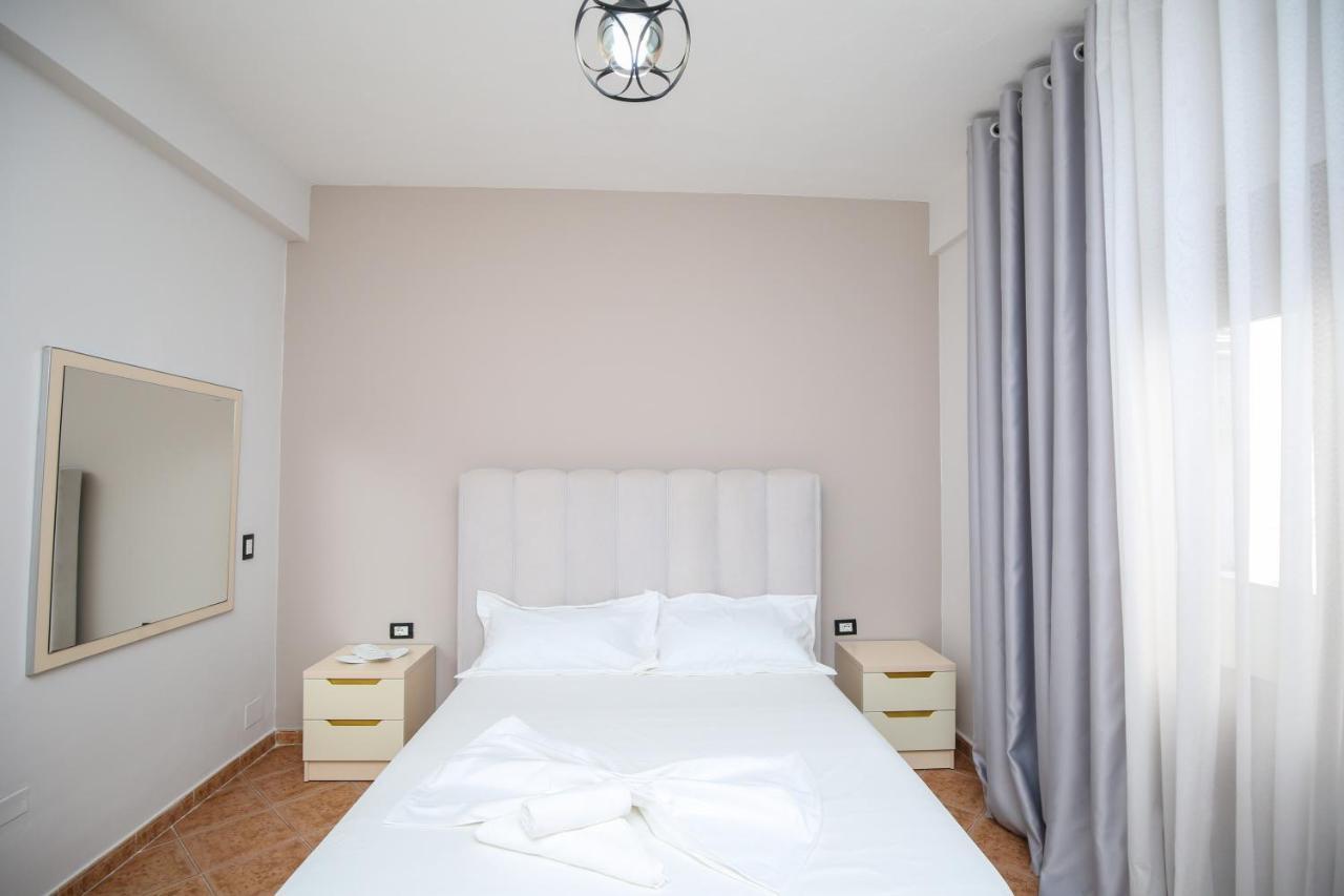 Hotel Vila Stefa Vlorë Екстериор снимка