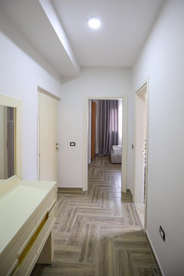 Hotel Vila Stefa Vlorë Екстериор снимка