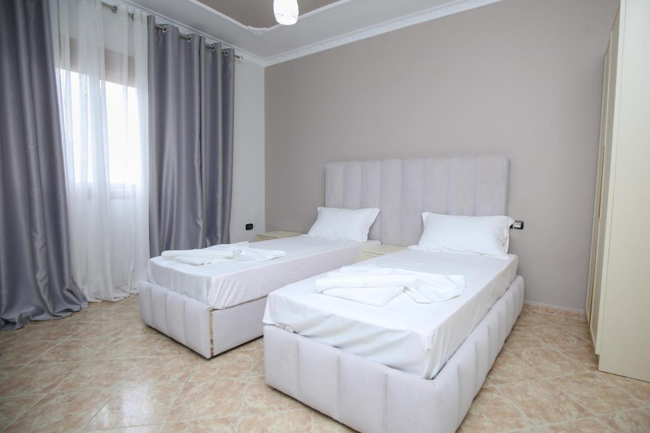 Hotel Vila Stefa Vlorë Екстериор снимка