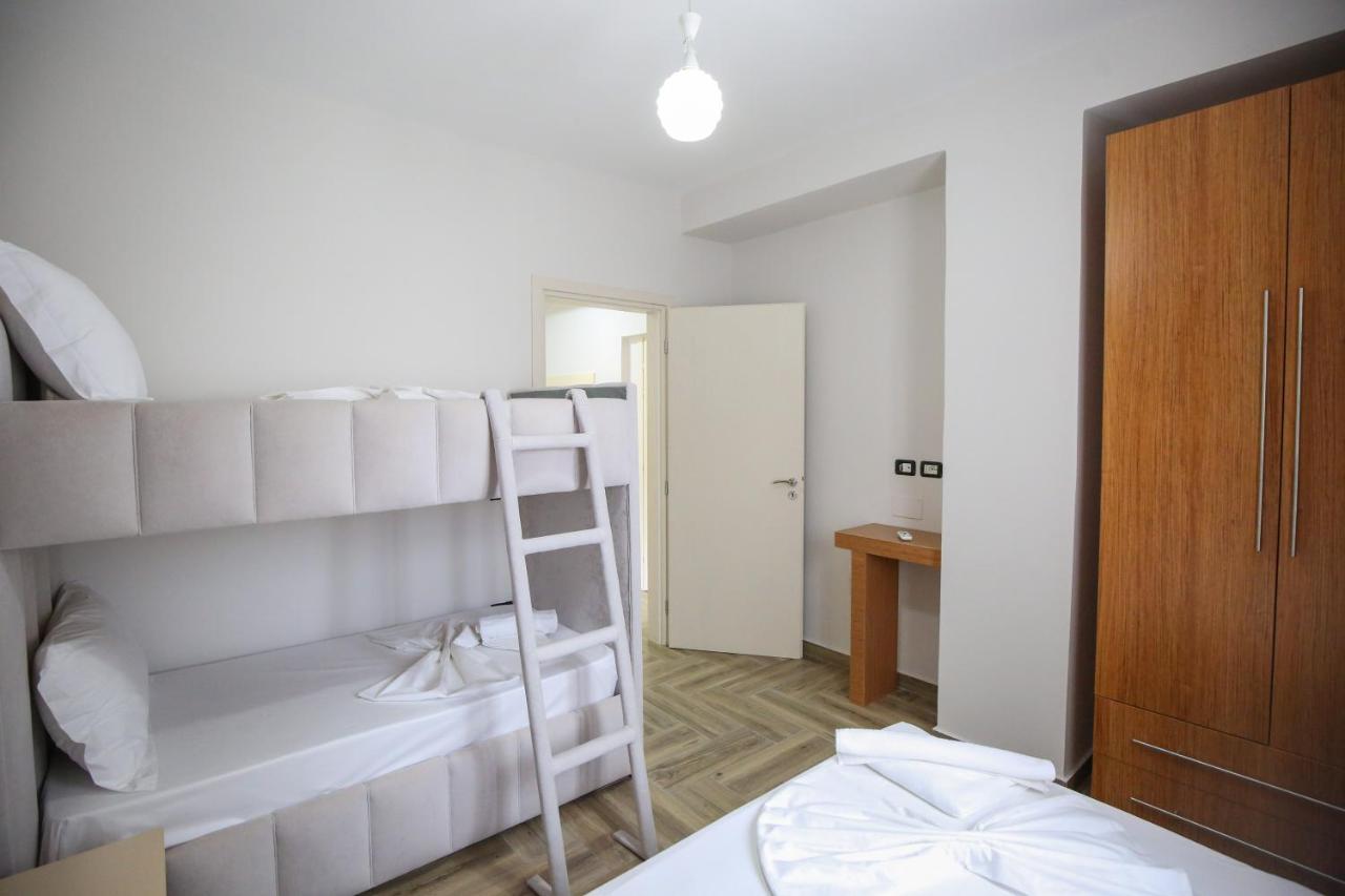 Hotel Vila Stefa Vlorë Екстериор снимка