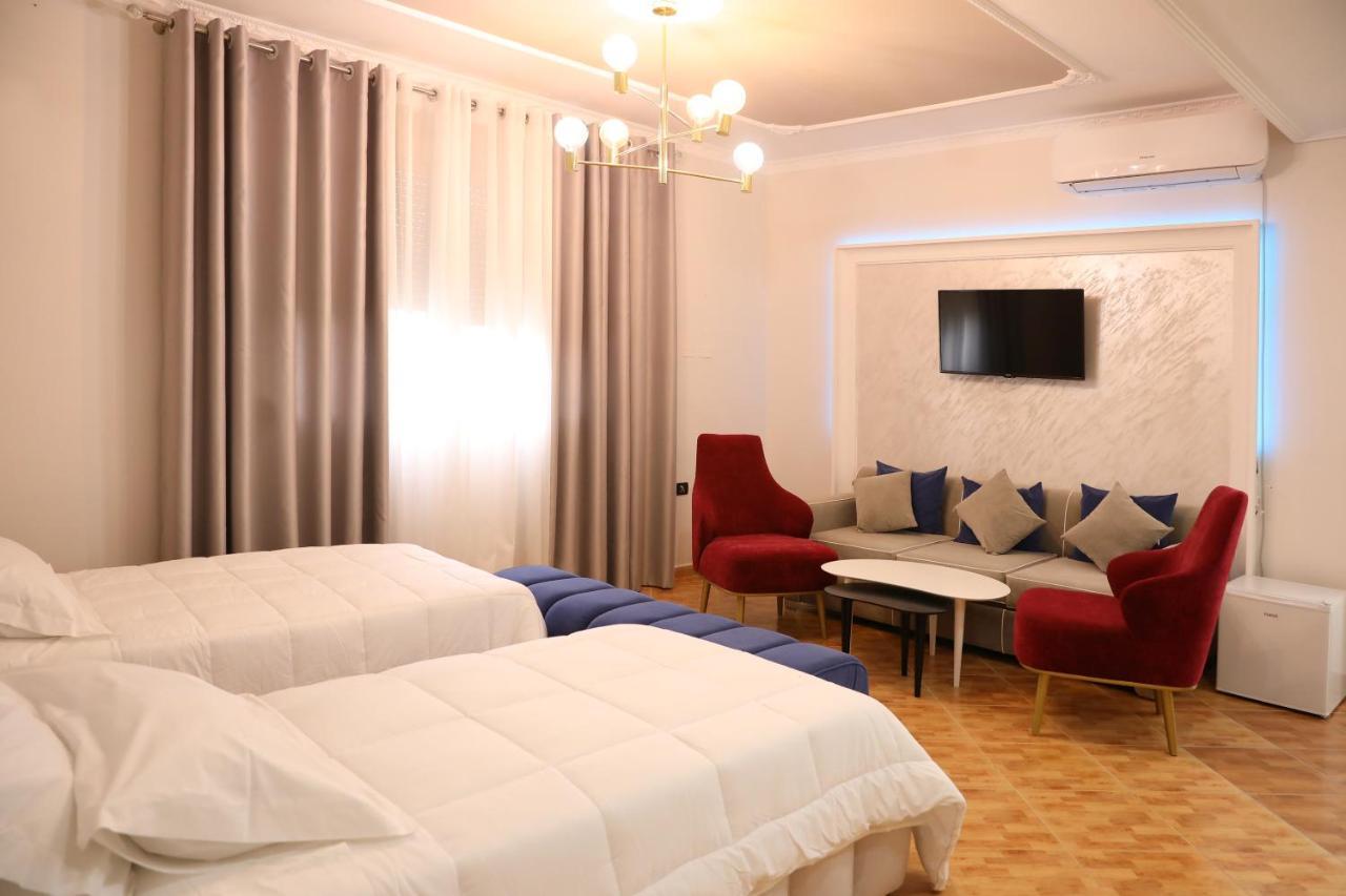 Hotel Vila Stefa Vlorë Екстериор снимка