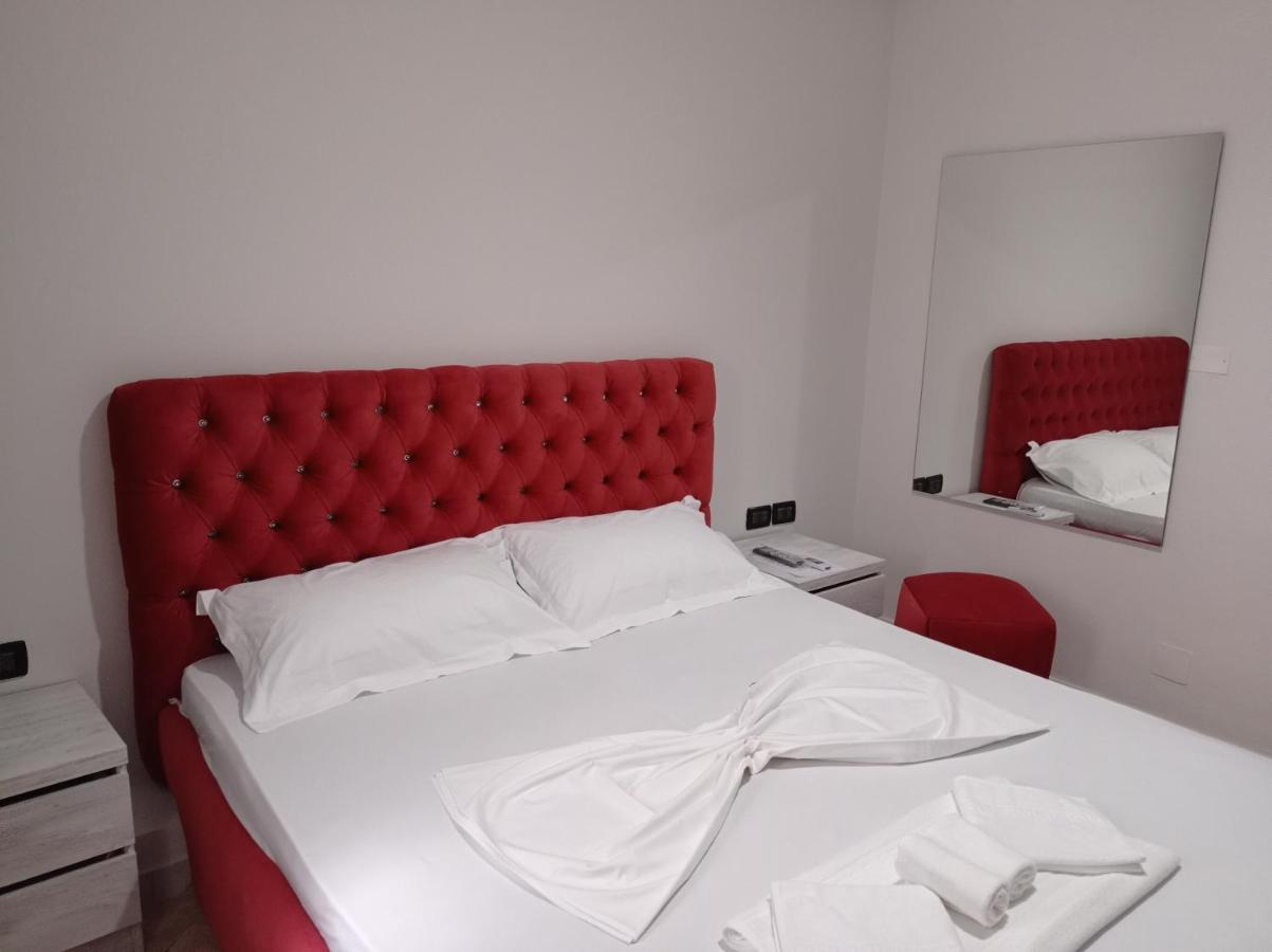 Hotel Vila Stefa Vlorë Екстериор снимка
