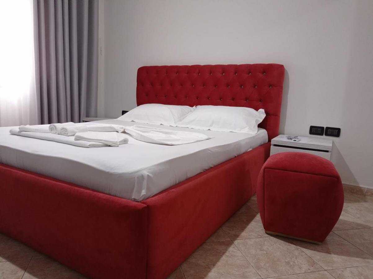 Hotel Vila Stefa Vlorë Екстериор снимка