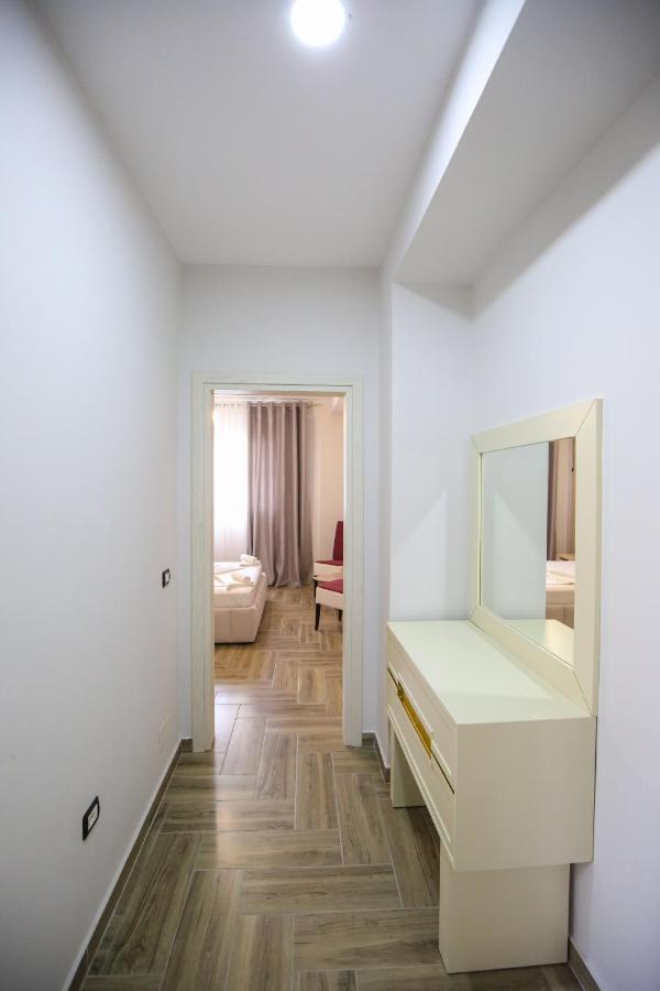 Hotel Vila Stefa Vlorë Екстериор снимка