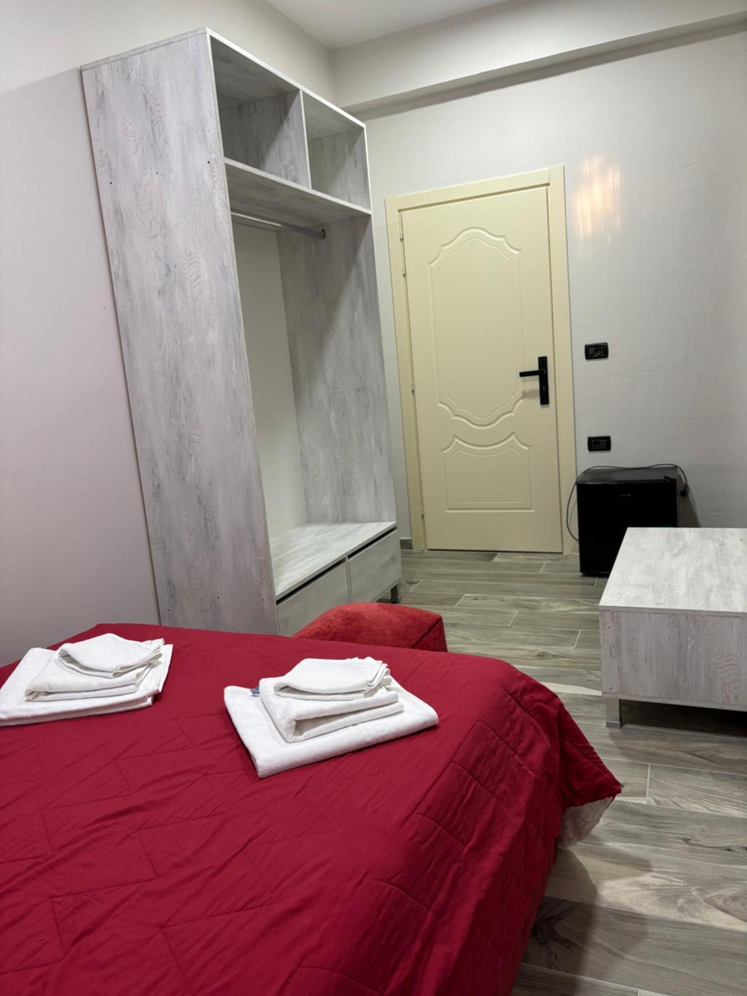 Hotel Vila Stefa Vlorë Екстериор снимка