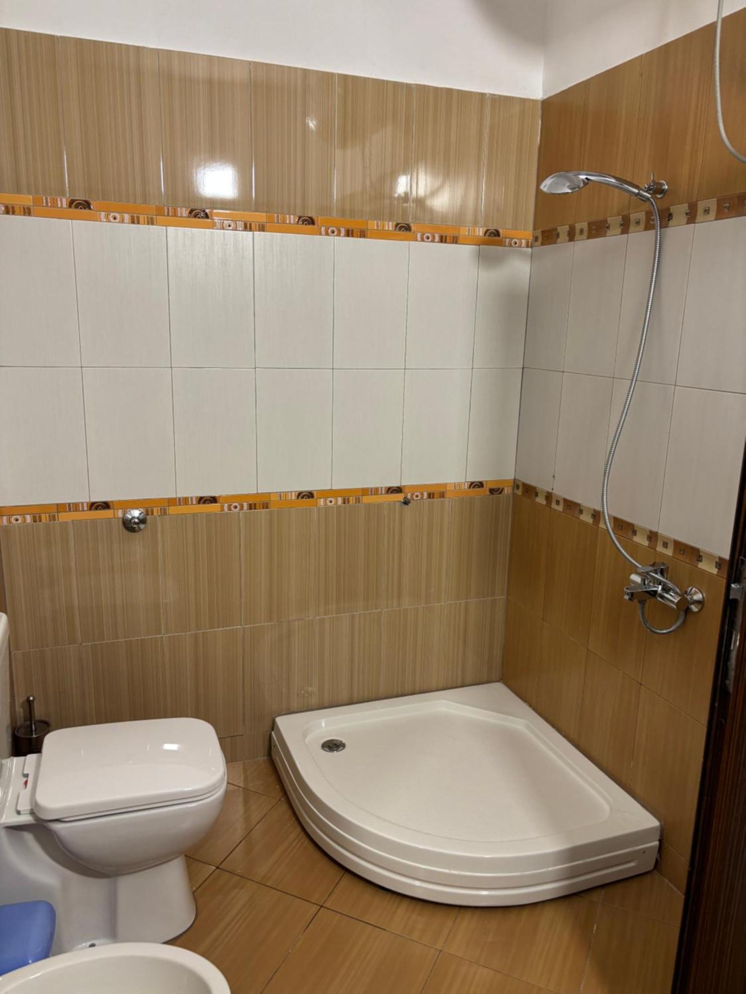 Hotel Vila Stefa Vlorë Екстериор снимка