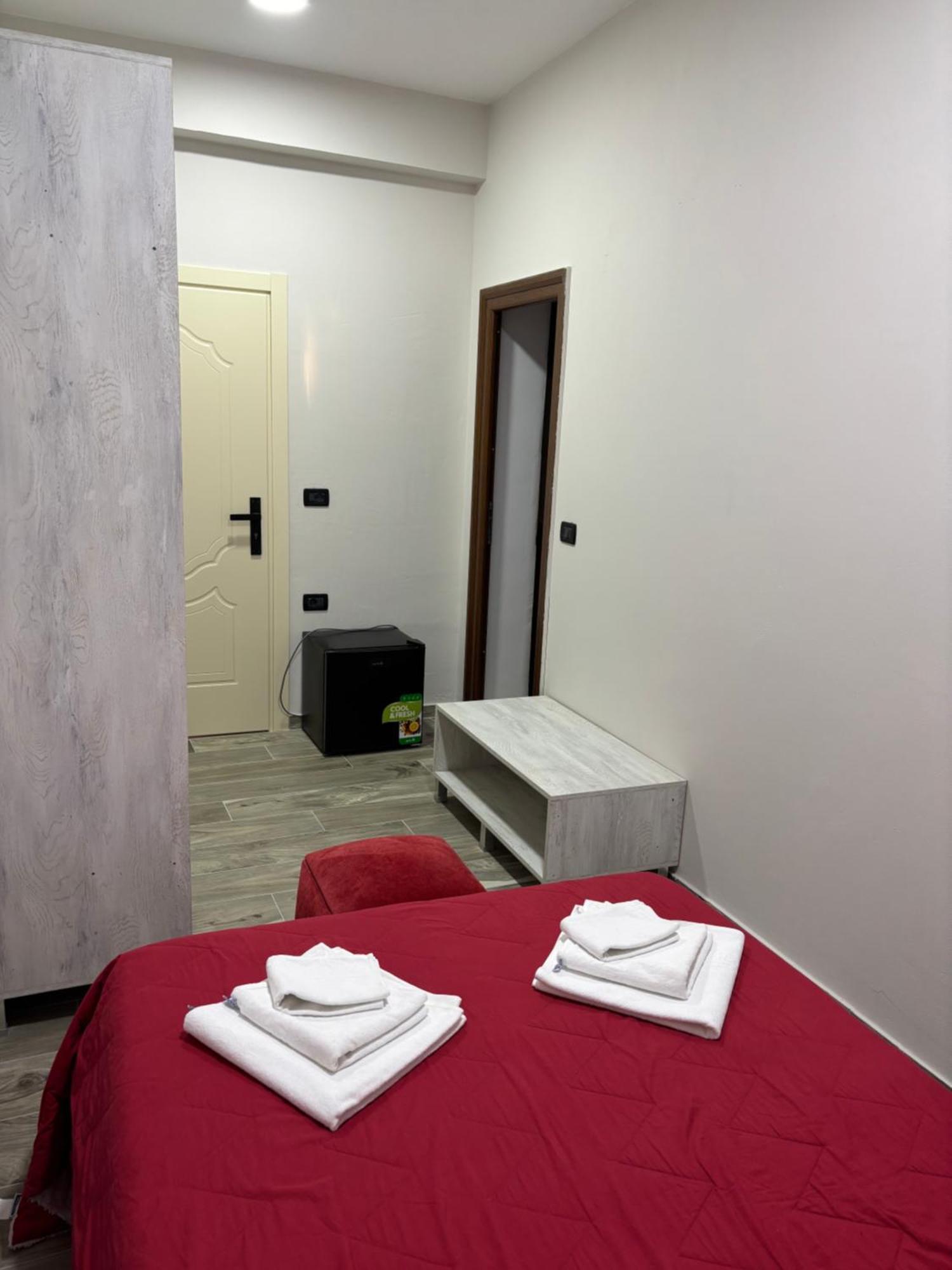 Hotel Vila Stefa Vlorë Екстериор снимка