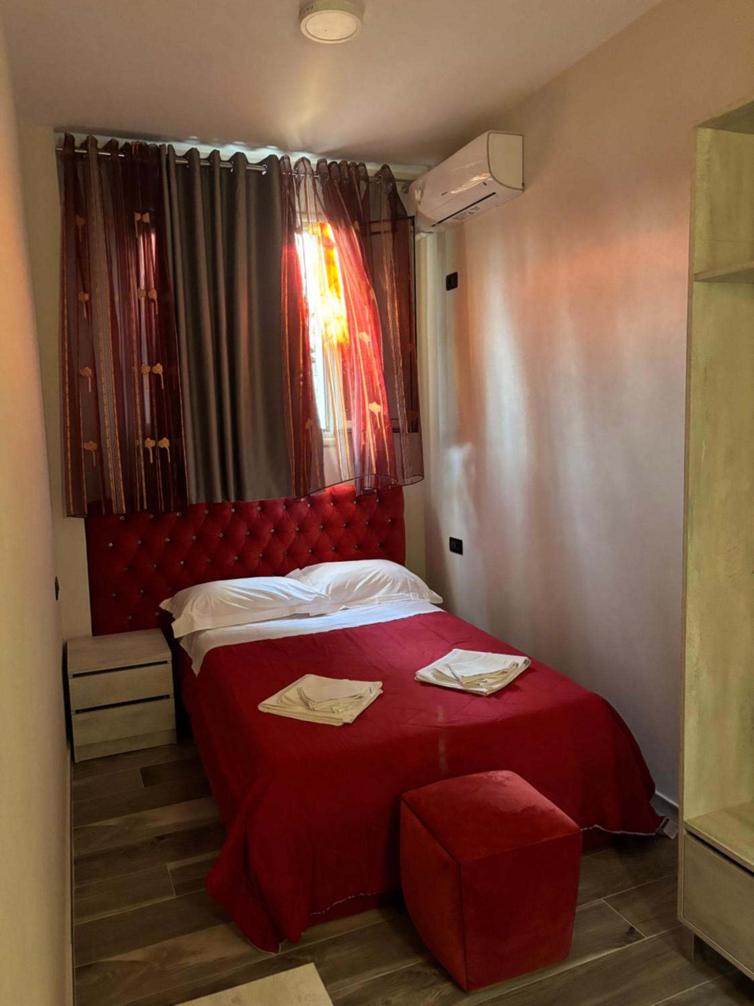 Hotel Vila Stefa Vlorë Екстериор снимка